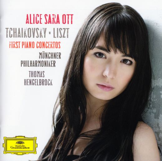 Portada de First Piano Concertos